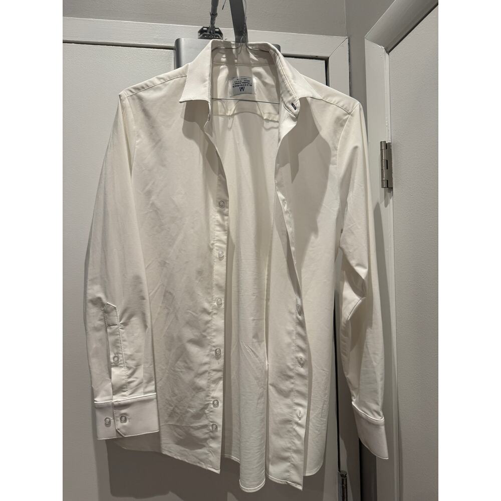 Mizzen + Main Mizzen and Main Medium Trim Shirt Build Your Dream Closest Today